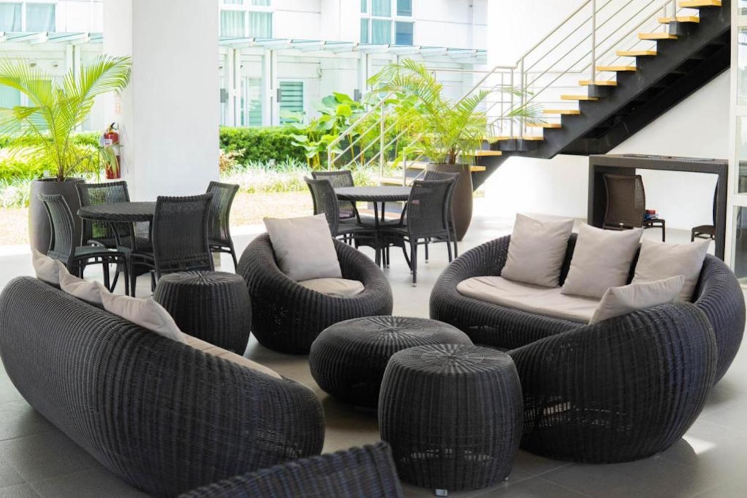 Abreeza Studio Suite 2321 - Pool, Wifi, City View, Washer, Ac, Netflix, Mall Davao ภายนอก รูปภาพ